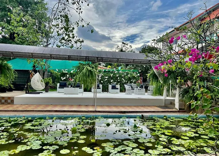 ホステル Baan Sood Soi 1 บ้านสุดซอย เรซิเด้นท์ 1 *