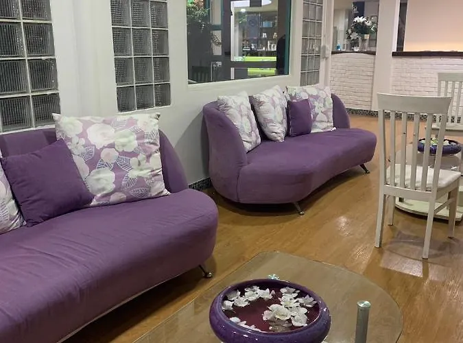 ホステル Baan Sood Soi 1 บ้านสุดซอย เรซิเด้นท์ 1 *